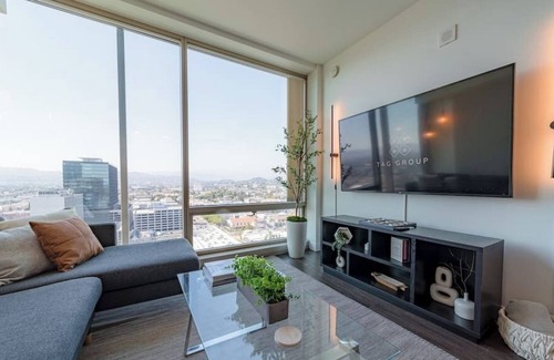 Wilshire Apartment | High Rise Viewpoint 1 Bd Apt in Koreatown/Downtown