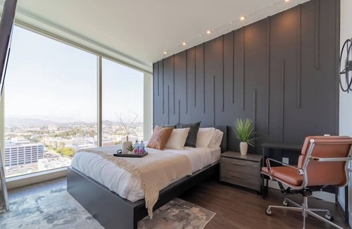Wilshire Apartment | High Rise Viewpoint 1 Bd Apt in Koreatown/Downtown
