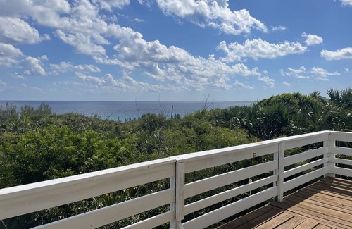 Rainbow Bay House | High Seas as seen on HGTV’s ‘Bahamas Life’. Starlink internet, solar power.