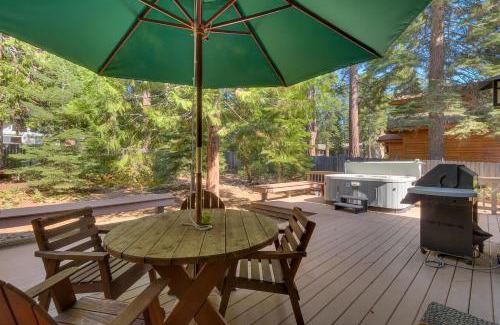 Lake Forest House | High Sierra at Dollar Point - Private Hot Tub, Close to Ski Resorts, Pet Friendly!