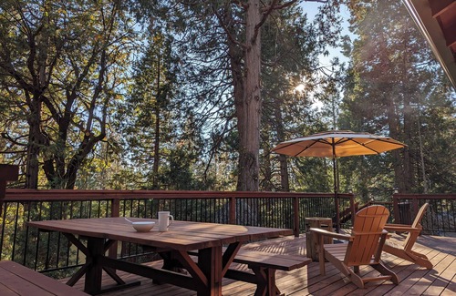 Strawberry Cabin | High Sierra Hideaway Cabin near Pinecrest lake & Dodge Ridge