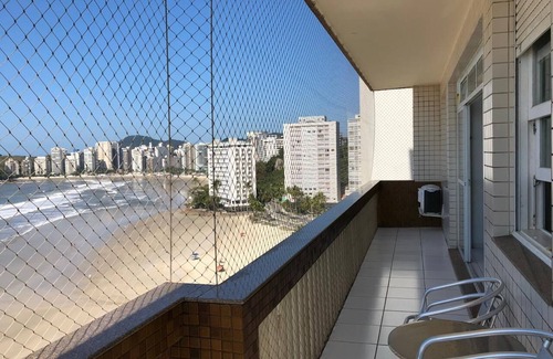 Centro Apartment | High standard apartment, balcony facing the sea, Pitangueiras Beach.