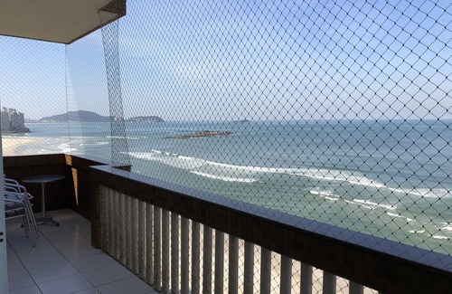 Centro Apartment | High standard apartment, balcony facing the sea, Pitangueiras Beach.