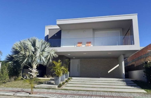 Praia do Rosa House | High standard gated community, spa and heated pool, free day use Surfland