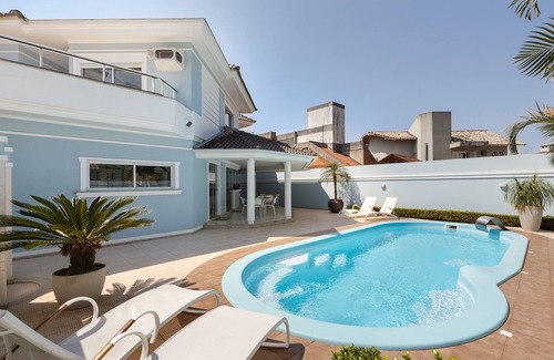 Jurere Internacional House | High Standard House in Jurerê Internacional - 4 Bedrooms - Pool - Barbecue