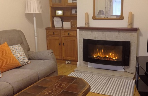 Belmullet Cottage | HIGH TIDE, family friendly, with a garden in Belmullet, County Mayo