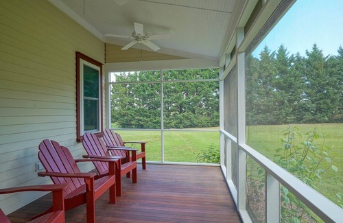 Still Pond House | High Tide Haven Suite