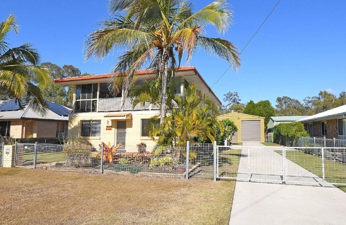 Traviston House | High Tide On Burrum (Downstairs Unit Only) - Close to Beach
