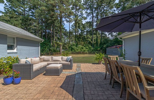 Irvington House | HIGH TIDE: Spacious Comfort Next to Tides Inn