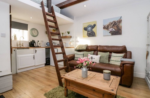 Whitehaven Cottage | HIGH WREAH BOLT HOLE, pet friendly, with a garden in Cleator Moor