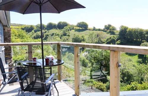 Parracombe House | HIGHER BUMSLEY BARN, family friendly, with open fire in Parracombe