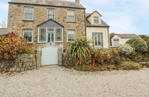 Penryn Cottage | HIGHER LITTLE LIDGEY, family friendly, with open fire in Penryn