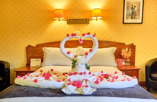 Tyndrum Hotel | Highland Getaway with On-Site Dining, Scenic Gardens & National Park Access