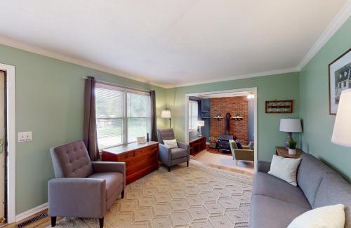 Mills River House | Highlander's Retreat