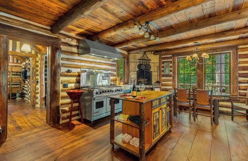 Highlands Cabin | Highlands Luxe 24-acre Mountain Estate, on Big Creek, Joe Webb Log Cabin