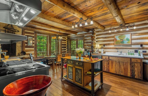 Highlands Cabin | Highlands Luxe 24-acre Mountain Estate, on Big Creek, Joe Webb Log Cabin