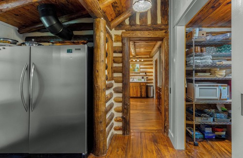 Highlands Cabin | Highlands Luxe 24-acre Mountain Estate, on Big Creek, Joe Webb Log Cabin