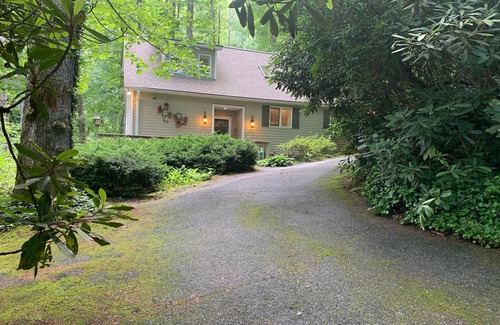 Highlands House | Highlands Stoney Creek Cottage 2 bed/2 bath, 1.5 miles to Town