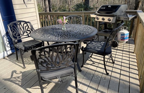 Highlands House | Highlands Stoney Creek Cottage 2 bed/2 bath, 1.5 miles to Town