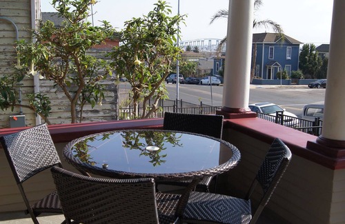 Golden Hill Condo | Highly Upgraded. Mins. to DT, Park, Zoo, Coronado, Airport. Families Welcome!