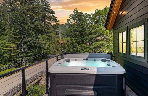 Cranmore Birches House | Highmark Haus | Luxe, Base of Cranmore, Hot Tub
