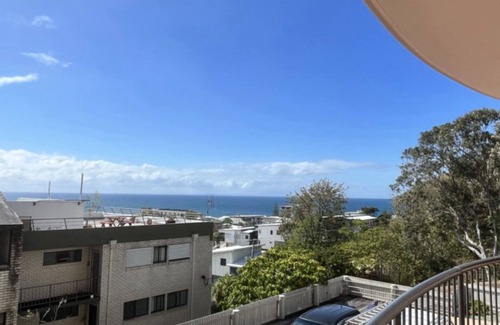 Kings Beach Apartment | HIGHPOINT UNIT 2 - Enjoy the beach, cafes and shops all within walking distance