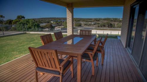 Lake Wangary House | Highview on Victoria Coffin Bay