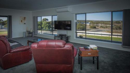 Lake Wangary House | Highview on Victoria Coffin Bay
