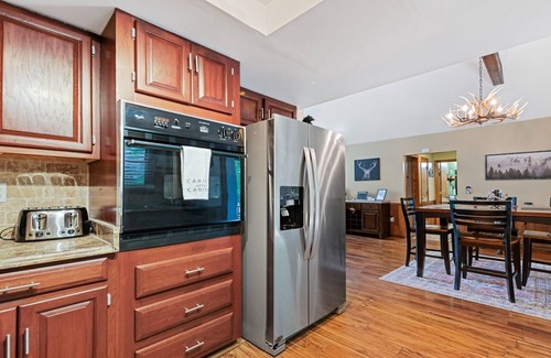 Maggie Valley Cabin | Highview Retreat-Breathtaking Views, Great Location!