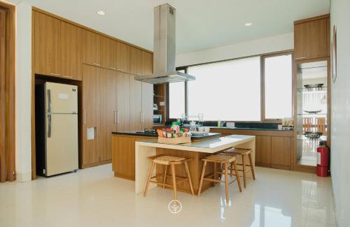 Bandung Villa | Hikari Hill View Villa 7 bedrooms with a private swimming pool and Billiard