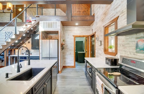 Heidelberg Cabin | Hike & Climb: Pet-Friendly Red River Gorge Cabin!