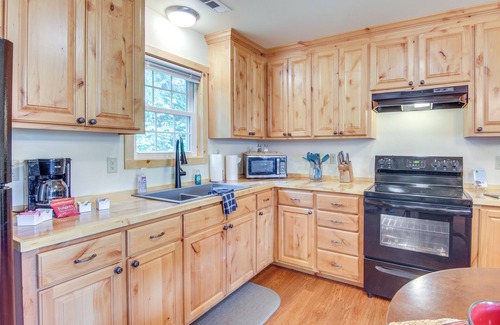 Cherokee Cabin | Hike, Fish & Relax: Bryson City Cabin Escape