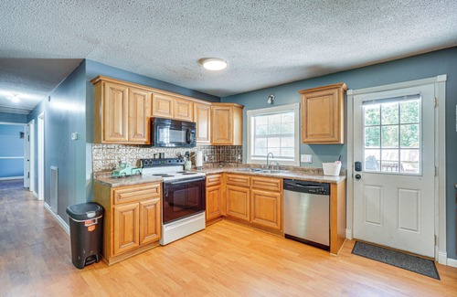 Winona House | Hike, Fish & Ride: Pet-Friendly Huntsville Home