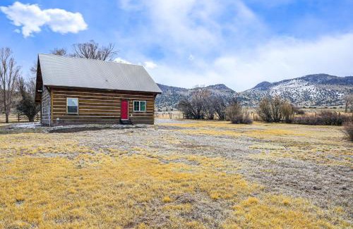 Del Norte House | Hike, Hunt and Unwind Mtn-View Cabin in Del Norte!