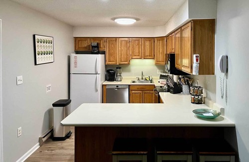 Lincoln Condo | Hike, Ski, Explore: Lincoln Condo w/Pool Access