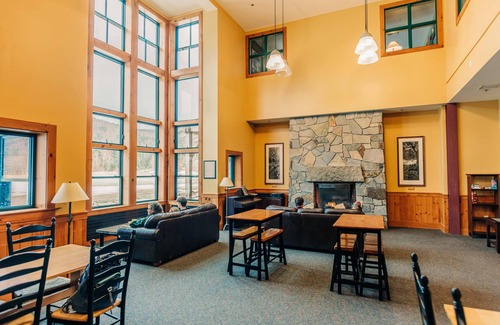 Bretton Woods Hotel | Hike & Ski Haven in Bretton Woods, Onsite Trailhead Access, Full Breakfast