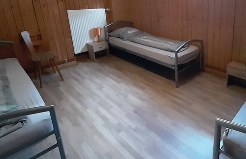 Mittelhof RV Rental | Hiker room 2 - campsite in the oak forest