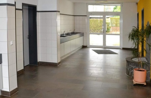 Mittelhof Apartment | Hiker's room 1 (2-bed room) - Camping in the Oak Forest Camping - Chalet - Mittelhof