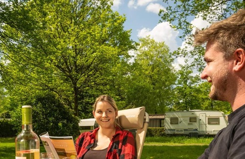Mittelhof Apartment | Hiker's room 1 (2-bed room) - Camping in the Oak Forest Camping - Chalet - Mittelhof