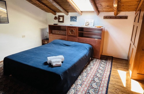 Botticino Apartment | Hiking trails, Marble, Valley & Apennines views - Scenic wooden loft