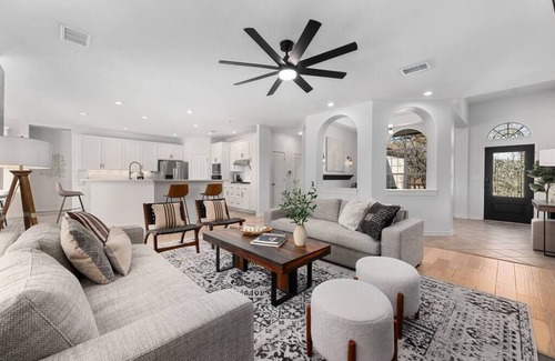 Austin House | *Hill Country Hideaway/Pool/Spa/Firepit/Sleeps20*
