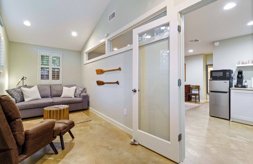 Austin Apartment | Hill Country studio: 1 mi to lake, 20 min to DT Austin