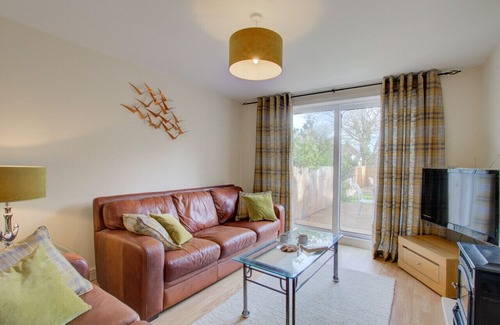 Swanage House | Hill Crest - Three Bedroom House, Sleeps 4
