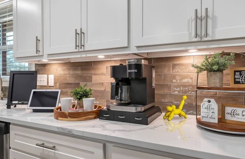 Glencoe House | Hill Manor at the Crossroads of the Nation