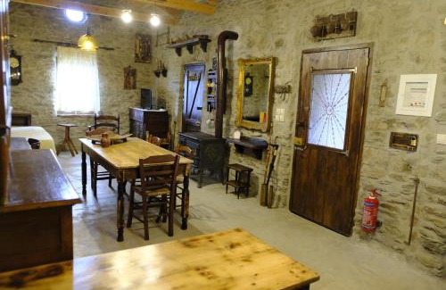 Kithira House | Hill's Barbacane