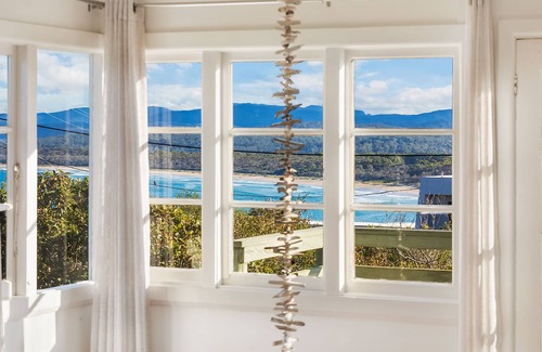 Merimbula Cabin | Hill St shack- 1 bedroom - 5+ nights