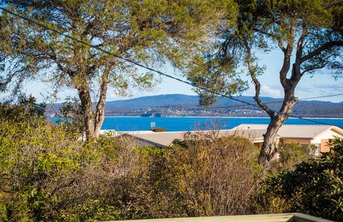 Merimbula Cabin | Hill St shack- 1 bedroom - 5+ nights