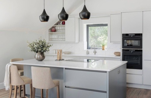 Holcombe House | Hill View House - Cookswood