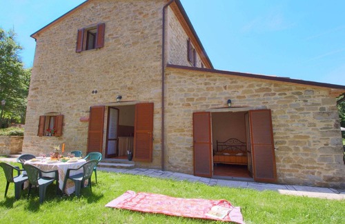 Apecchio Villa | Hill View Retreat w/Pool