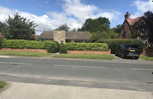 Scarborough House | Hill View, Scalby - village holiday home, great for families and friends